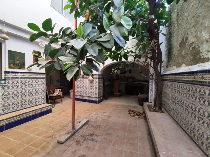 Image No.10-5 Bed Townhouse for sale