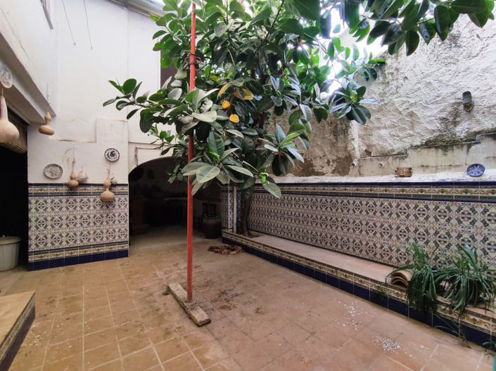 Image No.9-5 Bed Townhouse for sale