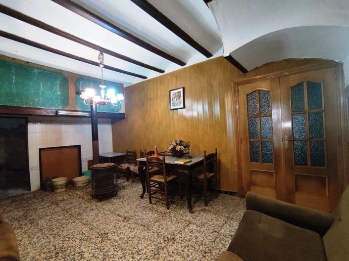 Image No.4-7 Bed Townhouse for sale