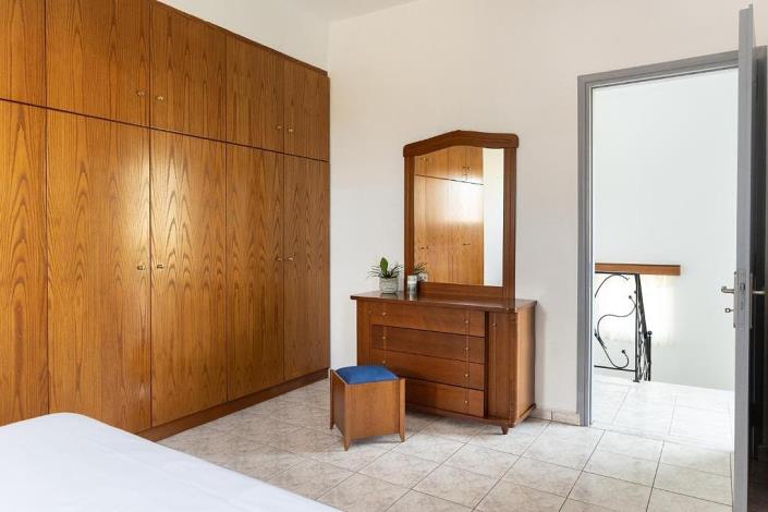 Image No.26-3 Bed Maisonette for sale