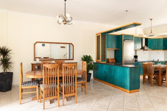 Image No.28-3 Bed Maisonette for sale