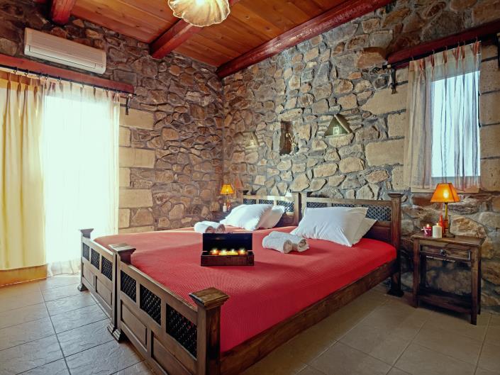 Image No.3-8 Bed Villa for sale