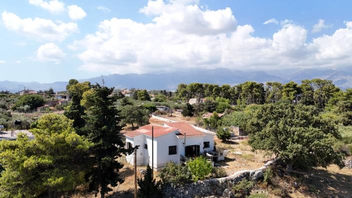 Image No.1-2 Bed Villa for sale