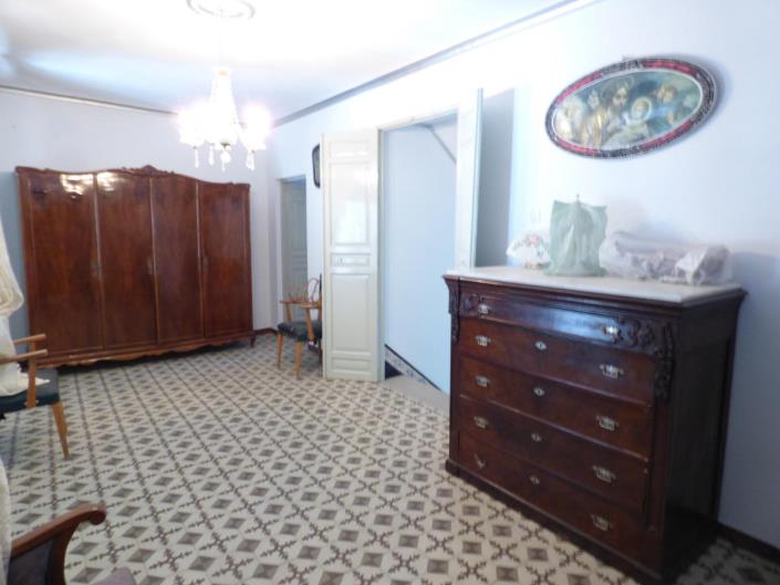 Image No.9-9 Bed Townhouse for sale