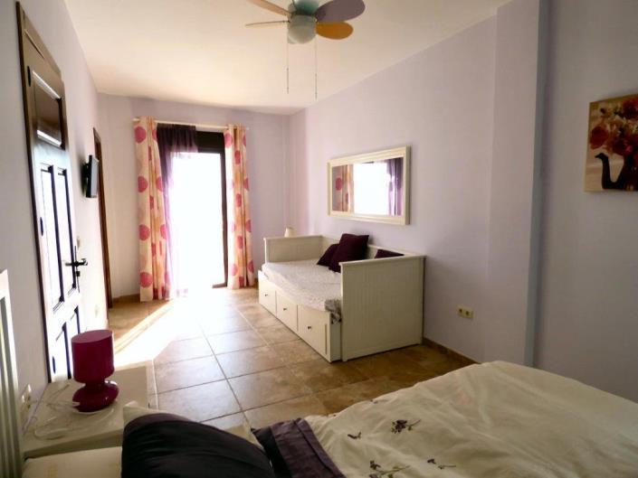 Image No.34-3 Bed Townhouse for sale