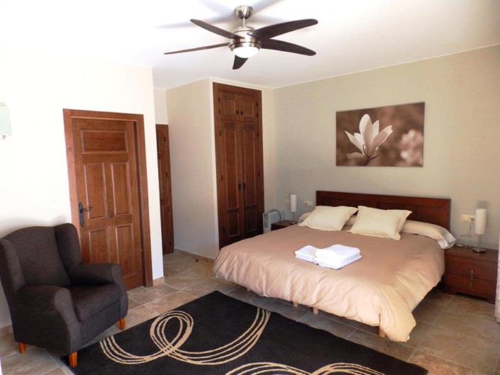 Image No.41-3 Bed Townhouse for sale