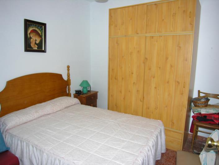 Image No.8-2 Bed Townhouse for sale