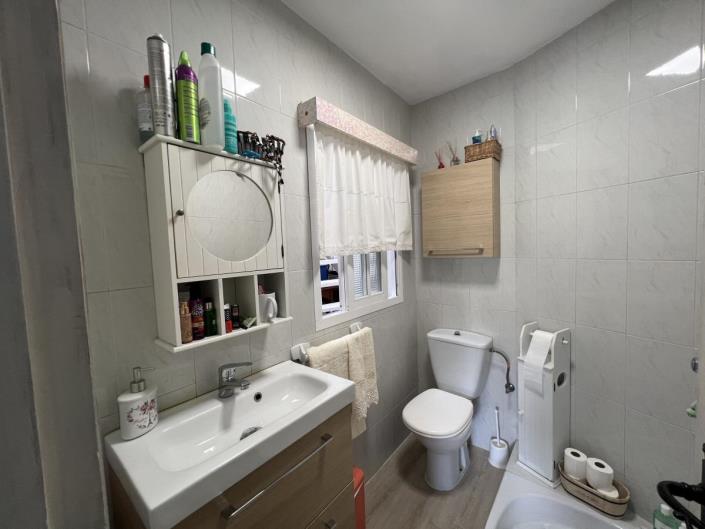 Image No.14-4 Bed Townhouse for sale