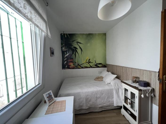 Image No.19-4 Bed Townhouse for sale