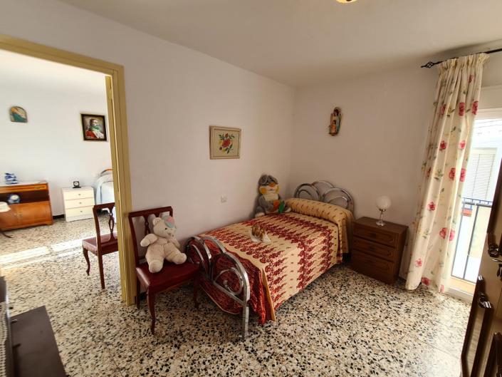 Image No.17-4 Bed Townhouse for sale