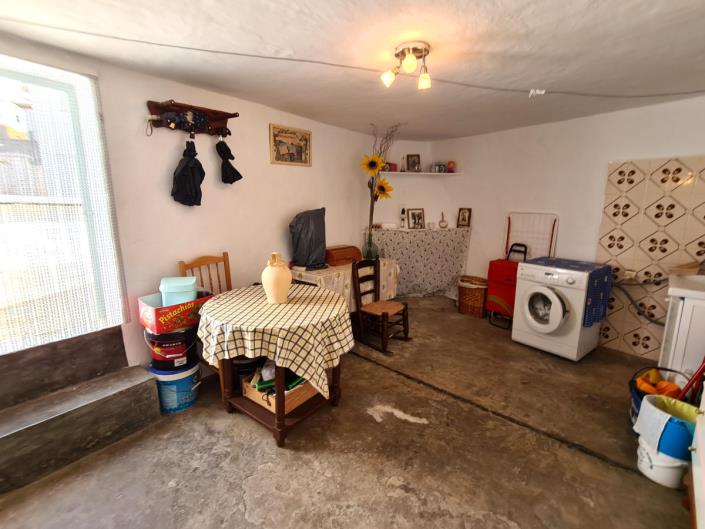 Image No.18-4 Bed Townhouse for sale