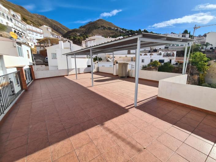 Image No.22-4 Bed Townhouse for sale