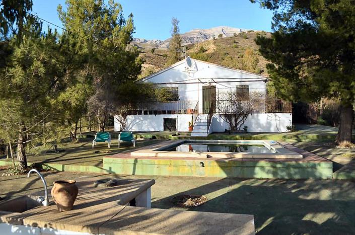 Image No.1-3 Bed Country Property for sale