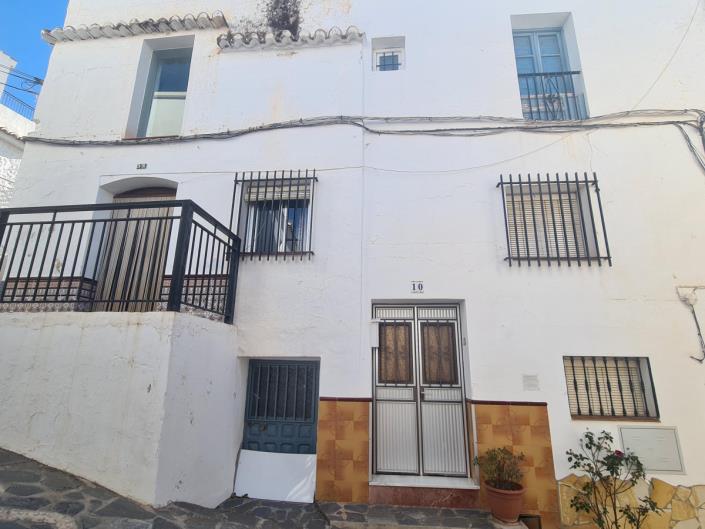 Image No.1-6 Bed Townhouse for sale
