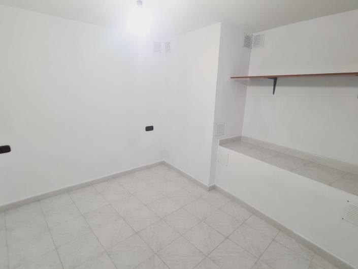 Image No.21-6 Bed Townhouse for sale