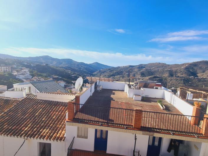 Image No.23-6 Bed Townhouse for sale