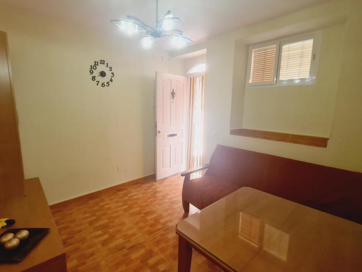 Image No.26-6 Bed Townhouse for sale