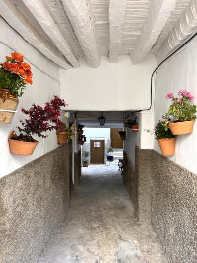 Image No.2-4 Bed Townhouse for sale