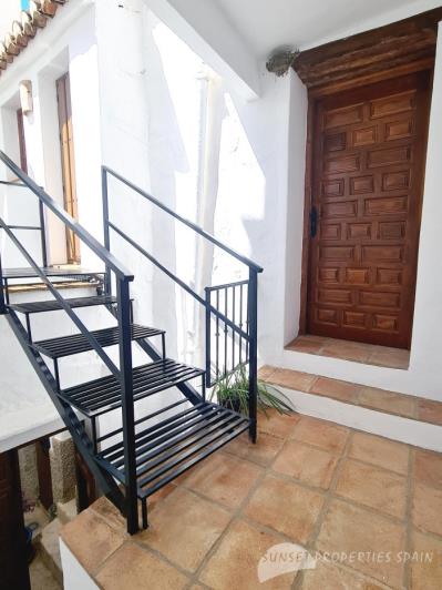 Image No.12-4 Bed Townhouse for sale