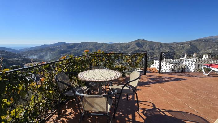 Image No.7-6 Bed Hotel for sale