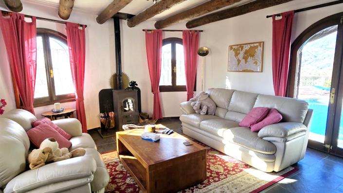 Image No.9-6 Bed Hotel for sale