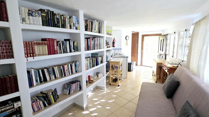 Image No.30-6 Bed Hotel for sale