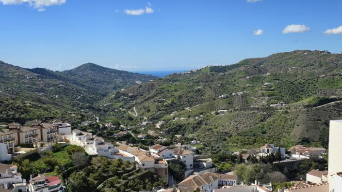 Image No.20-1 Bed Townhouse for sale