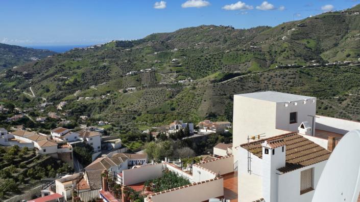 Image No.21-1 Bed Townhouse for sale