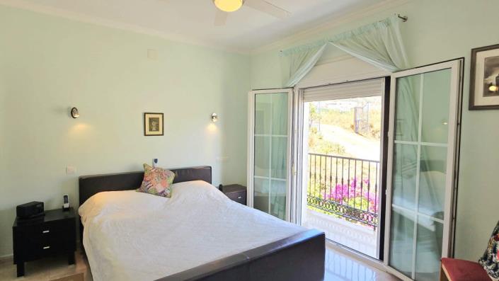 Image No.35-5 Bed Villa for sale