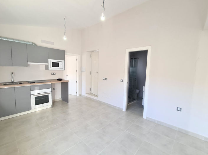 Image No.6-2 Bed Townhouse for sale