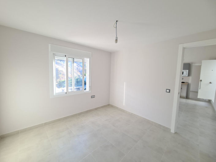 Image No.10-2 Bed Townhouse for sale