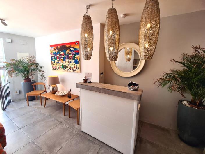 Image No.10-5 Bed Commercial for sale