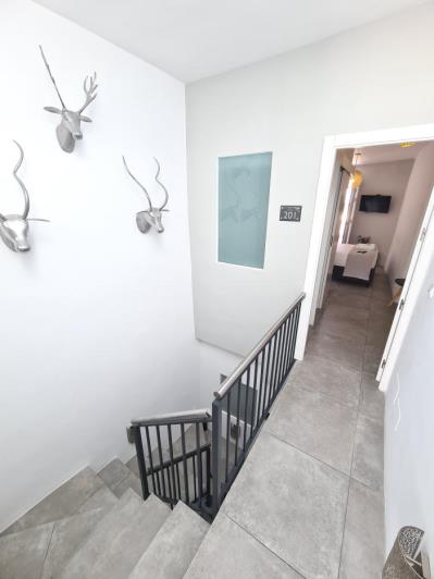 Image No.30-5 Bed Commercial for sale