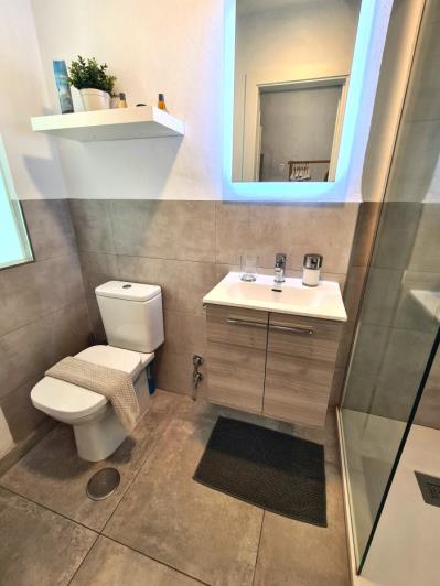 Image No.35-5 Bed Commercial for sale