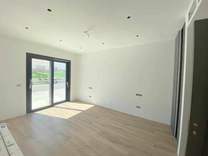 Image No.10-3 Bed Villa / Detached for sale