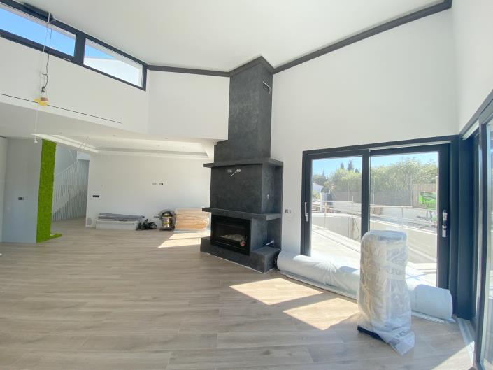 Image No.14-3 Bed Villa / Detached for sale