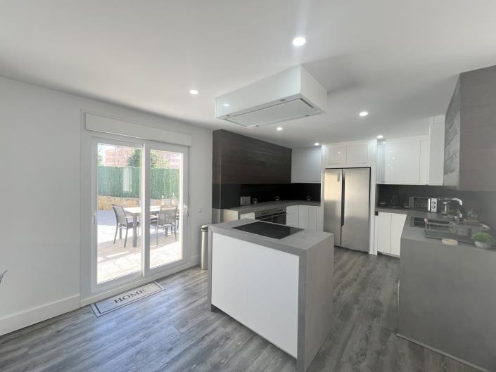 Image No.3-4 Bed Villa / Detached for sale