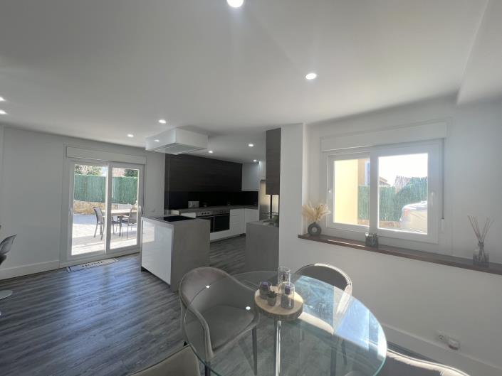 Image No.7-4 Bed Villa / Detached for sale