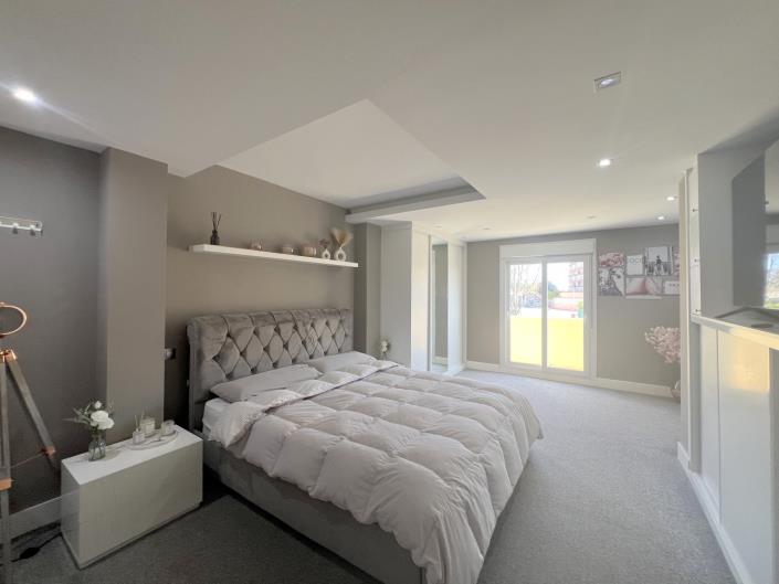 Image No.12-4 Bed Villa / Detached for sale