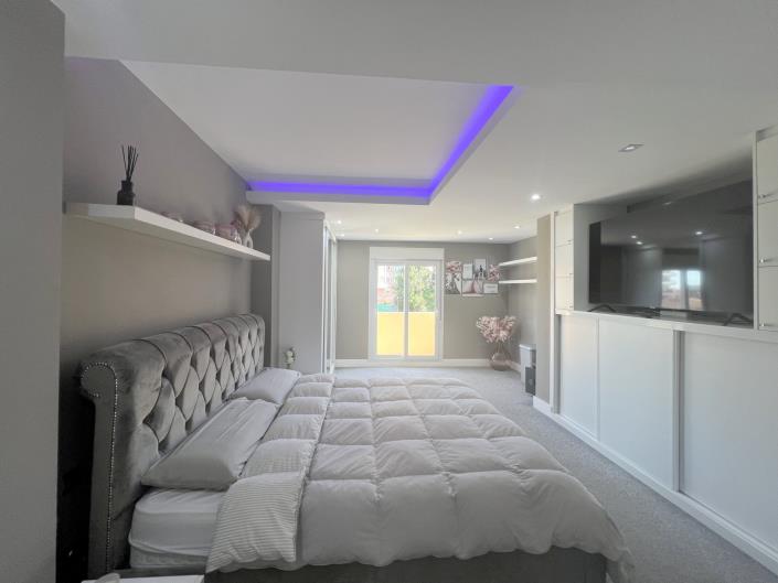 Image No.13-4 Bed Villa / Detached for sale