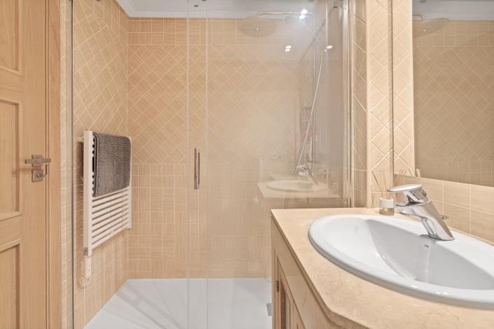 Image No.12-3 Bed Apartment for sale