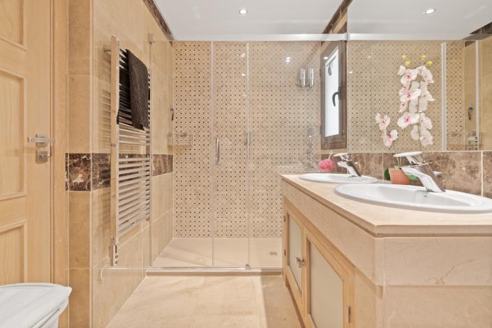 Image No.15-3 Bed Apartment for sale