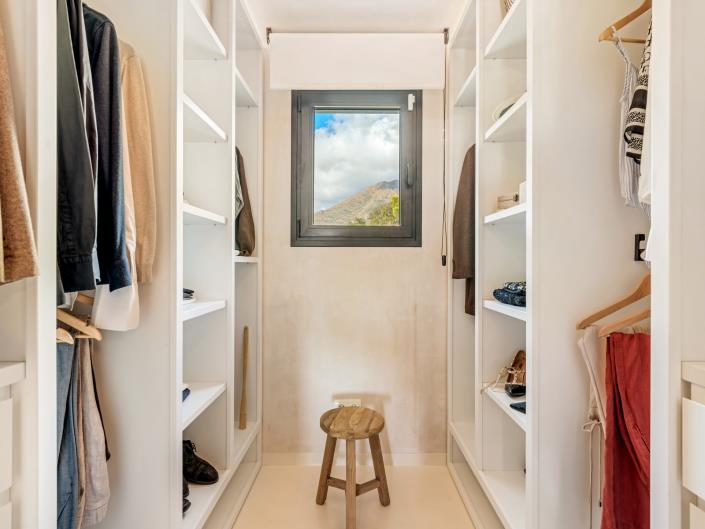 Image No.18-6 Bed Villa / Detached for sale