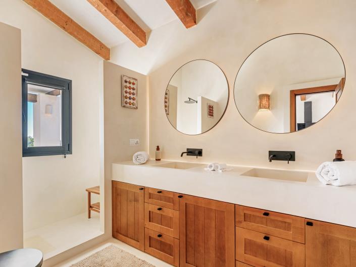 Image No.28-6 Bed Villa / Detached for sale