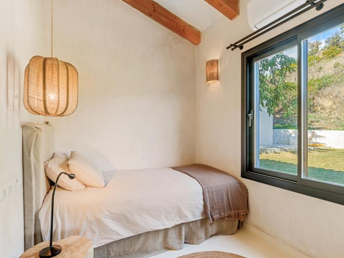 Image No.30-6 Bed Villa / Detached for sale