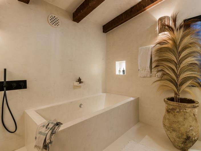 Image No.44-6 Bed Villa / Detached for sale