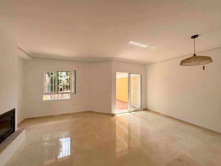 Image No.6-3 Bed Townhouse for sale