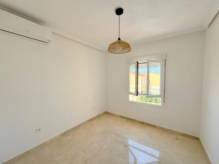 Image No.7-3 Bed Townhouse for sale