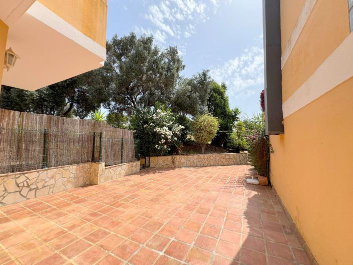 Image No.13-3 Bed Townhouse for sale