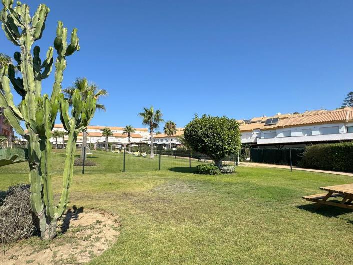 Image No.2-4 Bed Townhouse for sale